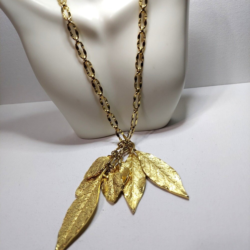 Necklace Vintage GoldTone Metal Leaves on link chain 3 lg 4sm leaves 26"+